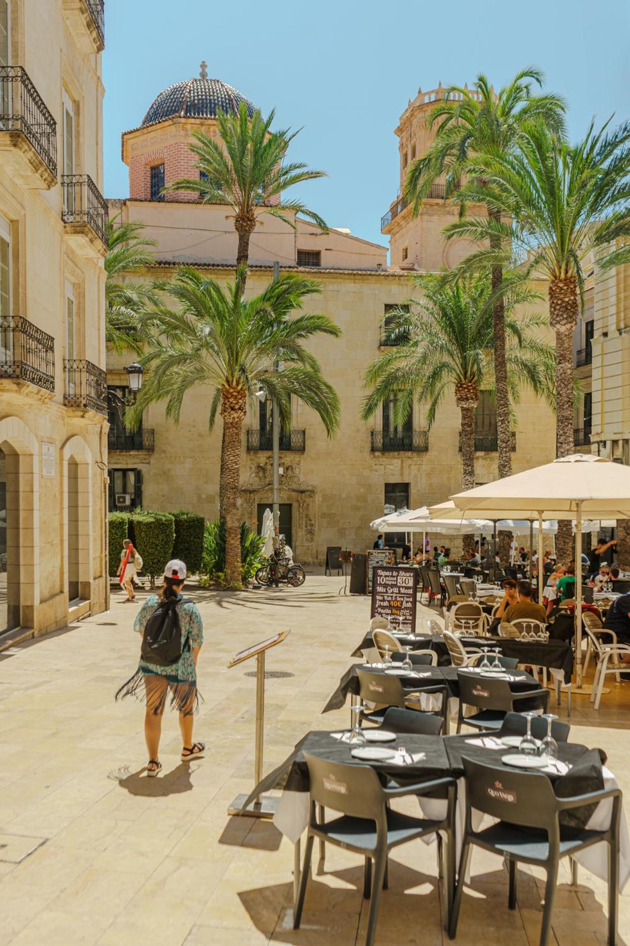Cozy Charming Apartment In Historic Center Alicante Exterior photo