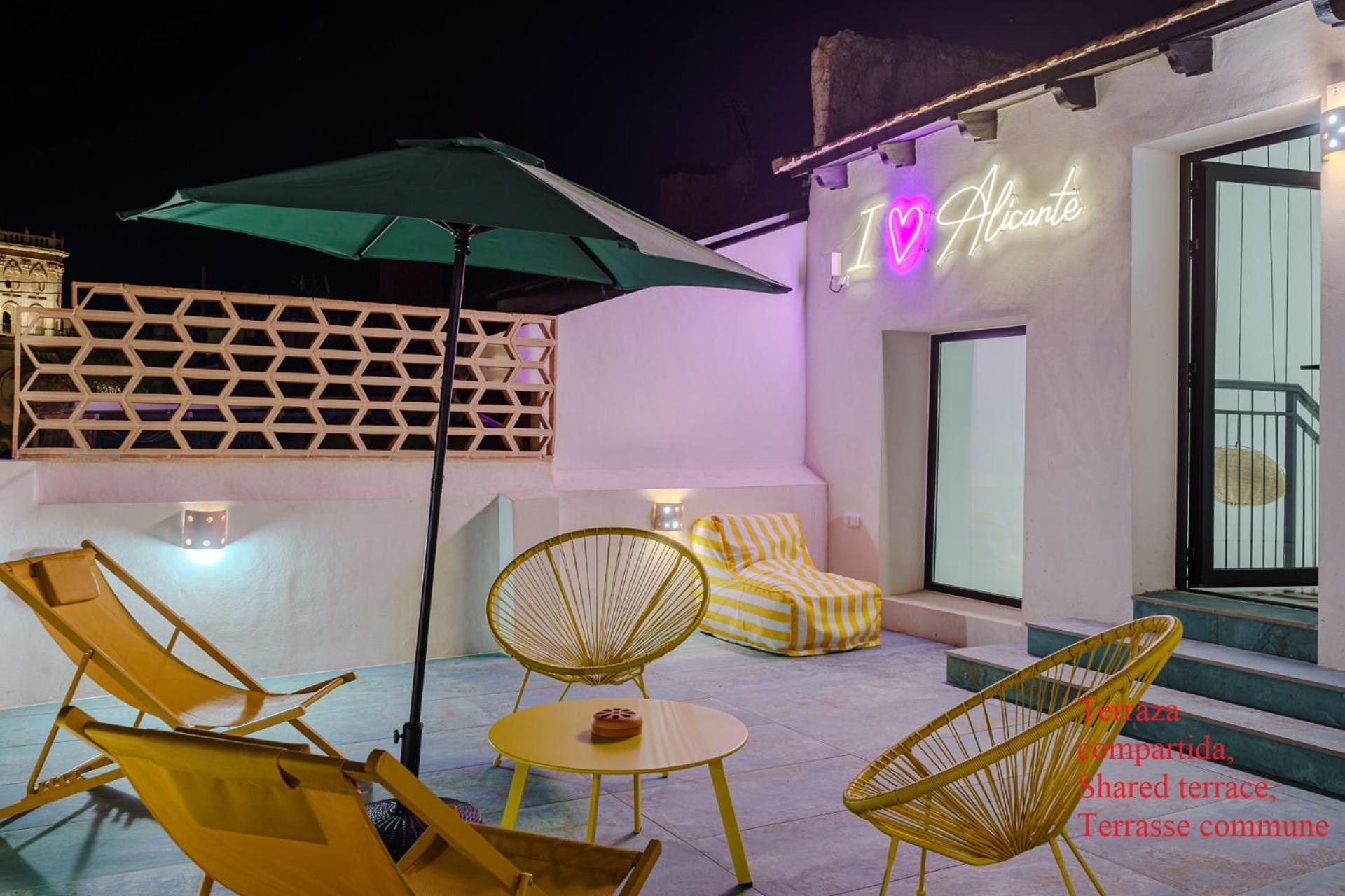 Cozy Charming Apartment In Historic Center Alicante Exterior photo
