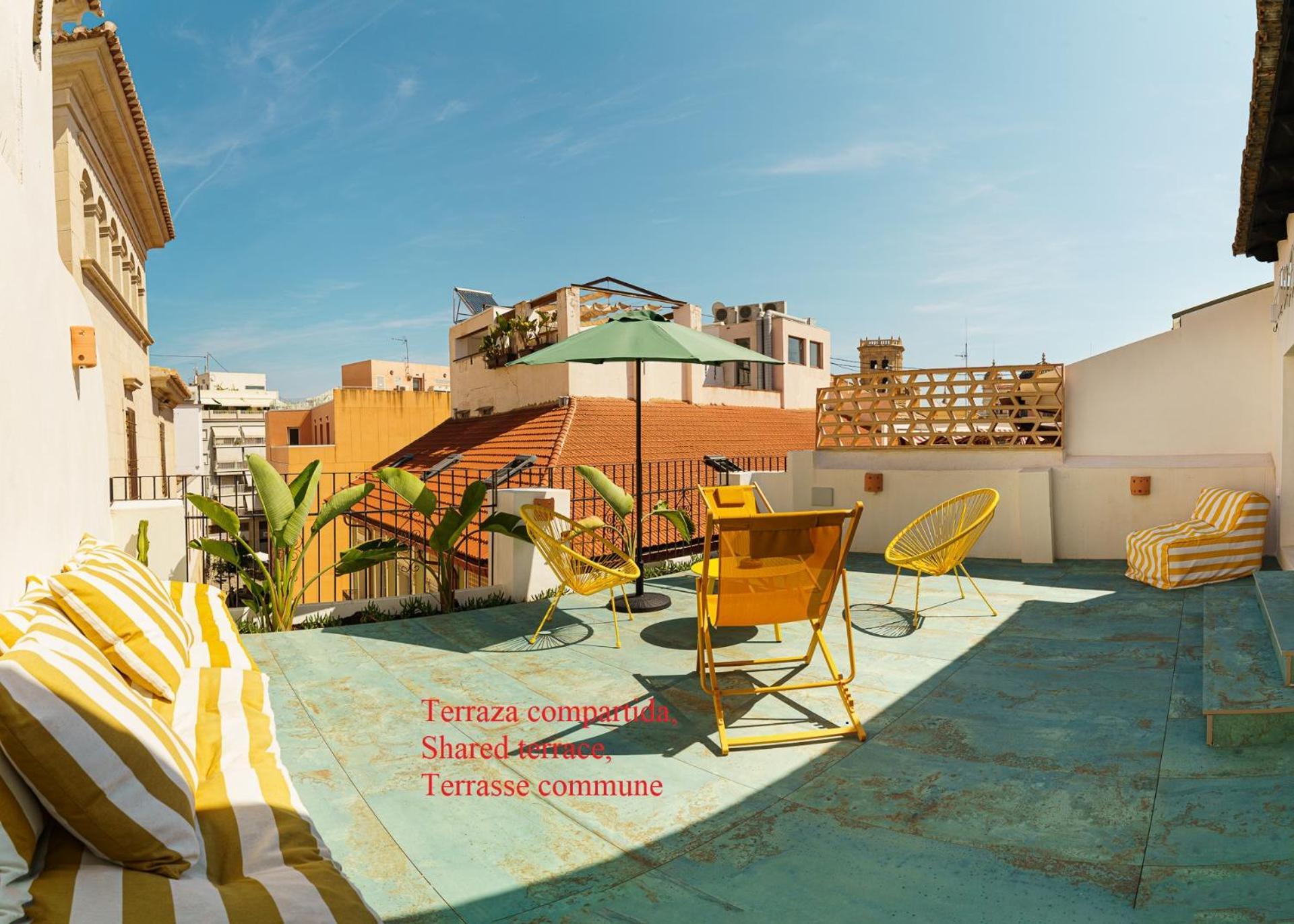 Cozy Charming Apartment In Historic Center Alicante Exterior photo